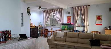 Taman Golf Garden Semi Detached House | Extended Kitchen