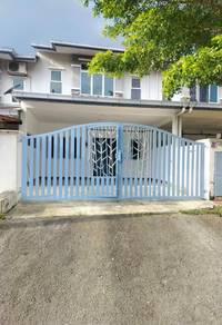 Murah Renovated Double Storey Terrace @ Taman Semenyih Mewah For Rent