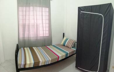 BilikSewa Lelaki,Apartment Putra Indah/Vista Pinggiran, Seri Kembangan