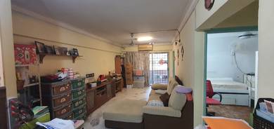 Vantage Point Condo Desa Petaling with covered parking