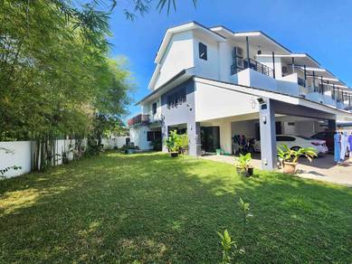 Corner lot value buy big land