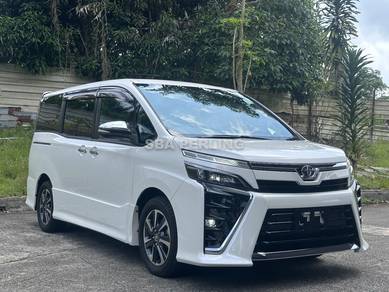 Toyota VOXY 2.0 ZS KIRAMEKI-3 (8 seater)
