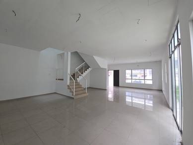 Semi D Bandar Sungai Emas Banting 3 Storey 5 Bedrooms Extra Land
