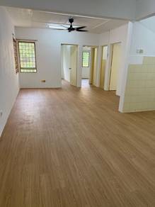 5 mins to MRT station Newly refurbished Saujana Apartment