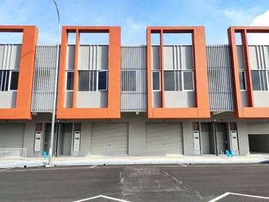 (FACING MAIN ROAD) Nilai Brand New Shop Lot near Housing & University