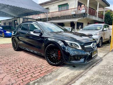 M2017 Mercedes Benz GLA45 AMG 4MATIC 2.0 (A) (CBU)