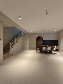 (FULLY RENO 5 ROOMS) 2.5 Storey Teres Sunway Alam Suria U10 Shah alam
