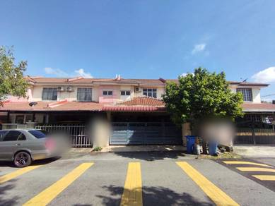 2 storey house SP4 facing open Bdr Saujana Putra
