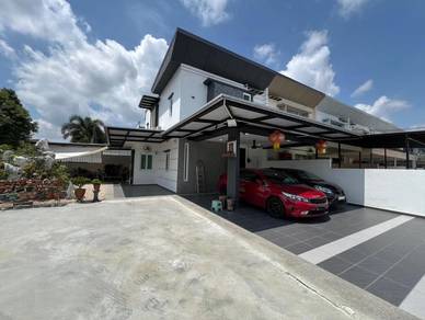 CORNER Setia Tropika Renovated double storey for sale