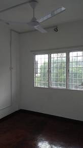 Medium Single Bedroom For Female Only, Bandar Country Homes, Rawang.