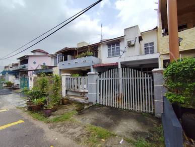 Jalan Badik Taman Puteri Wangsa, Tiram