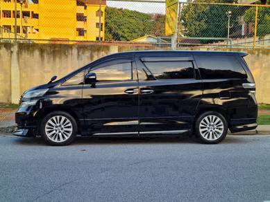 Toyota Vellfire Platinum Spec 2.4 VVTI - 8 Seater