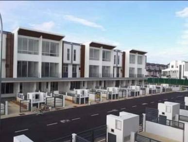 3storey townhouse Taman Tasik Prima, Puchong Renovated Fully furnish
