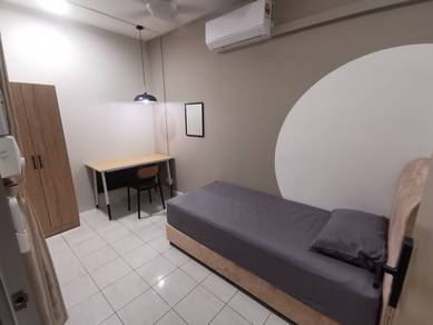 Villa Puteri Small Room For rent