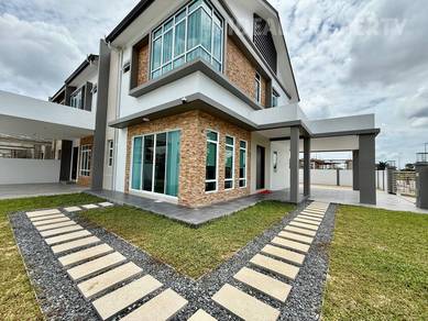 Ardence Cahya 𝑮𝒂𝒕𝒆𝒅 & 𝑮𝒖𝒂𝒓𝒅𝒆𝒅 residential House for Sell