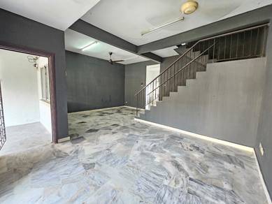 Double Storey House Taman Putra Permai [22x70 5ROOM SPACIOUS GUARDED]