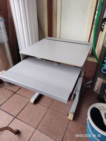 Metal Pc Table