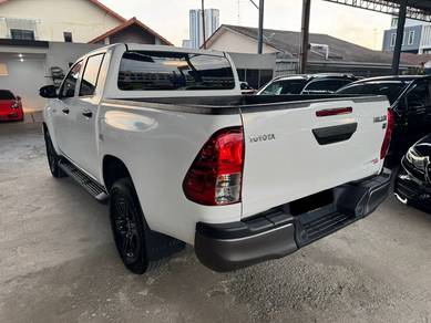 Toyota HILUX 2.4 E (A)