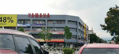 Corner shop with lift, Confinement fitness, face main road, Batu caves