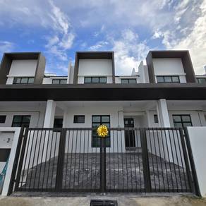 Rumah Teres 2 Tingkat untuk Dijual di Lunas