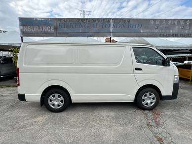 Toyota HIACE 2.5 PANEL VAN (M) - LOAN TINGGI