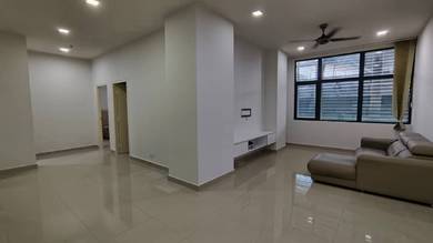 E Suite-Designer Suite @ Emerald Avenue