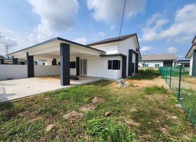 (Balok) Dekat Gebeng, Tanah tepi 13 kaki blkg 18 kaki, Carporch besar