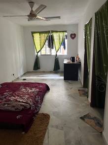 Taman Putra Budiman Flat