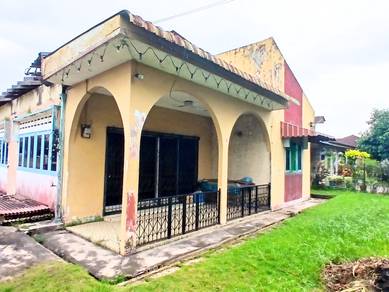 Banglo 1 Tingkat FREEHOLD Rizab Melayu , Taman Bakri , Muar