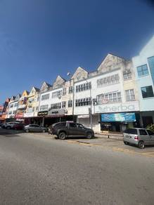 3 Storey Shoplot Jalan Sudirman Temerloh Pahang 2 adjoining available