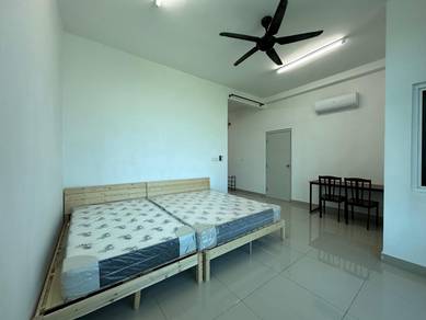 Saville D'lake studio for rent
