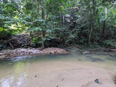 Tanah Sg Semungkis Hulu Langat 9 ekar dengan sungai