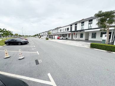 FACING OPEN Regent Garden Townhouse GROUND ECO Grandeur Puncak Alam