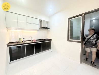 Nicely Done !! Golden Triangle, 1165 Sft, Low Floor, Furnish Reno, 2cp