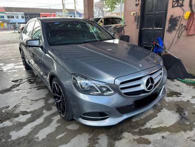 Mercedes Benz E200 AVANTGARDE (CKD) 2.0