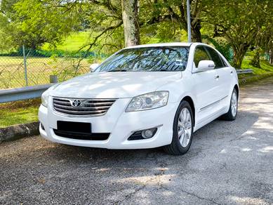Toyota CAMRY 2.4V- LOW MILEAGE/TOUCH SCREEN