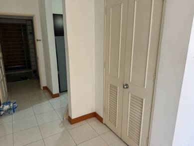 Metropolitan Square condo, Block F, Corner unit, 2 balcony