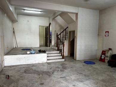 2 storey terrace house taman universiti indah seri kembangan freehold