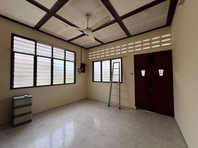 First Garden 1 Storey Bungalow / Good Condition / Renewed Leasehold