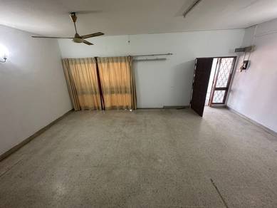 Petaling Jaya Ss2 Double Storey Facing Empty Unit For Sell