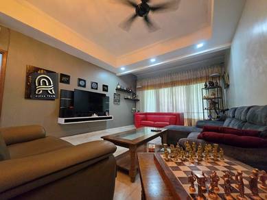 Ground Floor Townhouse with Lake View in Country Villas, Kajang