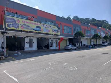 Tampin Mainroad side shoplot for sale with tenant