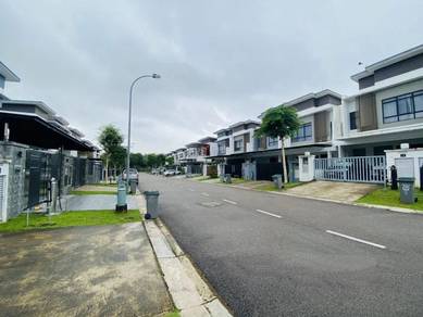 Horizon Hills Valley West 2 Double Storey Good Condition Unit