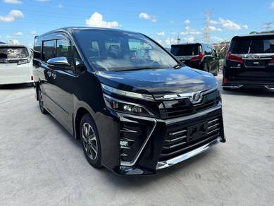 Toyota VOXY 2.0 KIRAMEKI (A) 8-SEATER