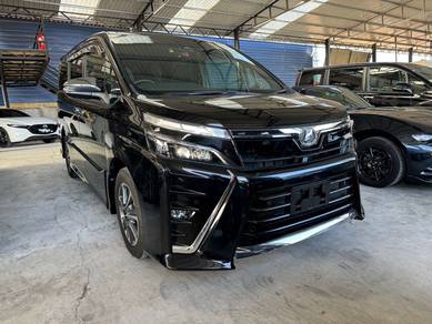 Toyota VOXY 2.0 KIRAMEKI (A) 7-SEATER