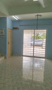 4R3B Nice Double Storey House Taman Semenyih Permata, Lowest Rental