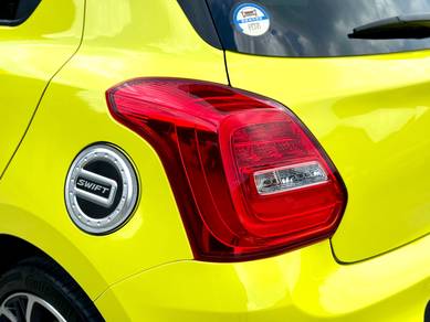 Suzuki SWIFT 1.4 SPORT (A) BSM LKA Champion Yellow