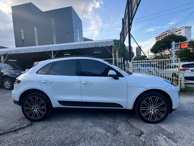 CAM  P/ROOF 2016 Porsche MACAN 2.0 P/BOOT