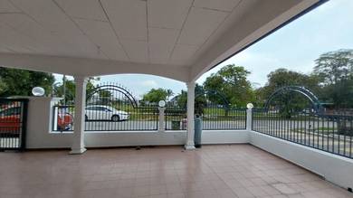 2 Storey Corner Lot (Renovated) Facing Open Dengkil