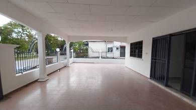 2 Storey Corner Lot (Renovated) Facing Open Dengkil